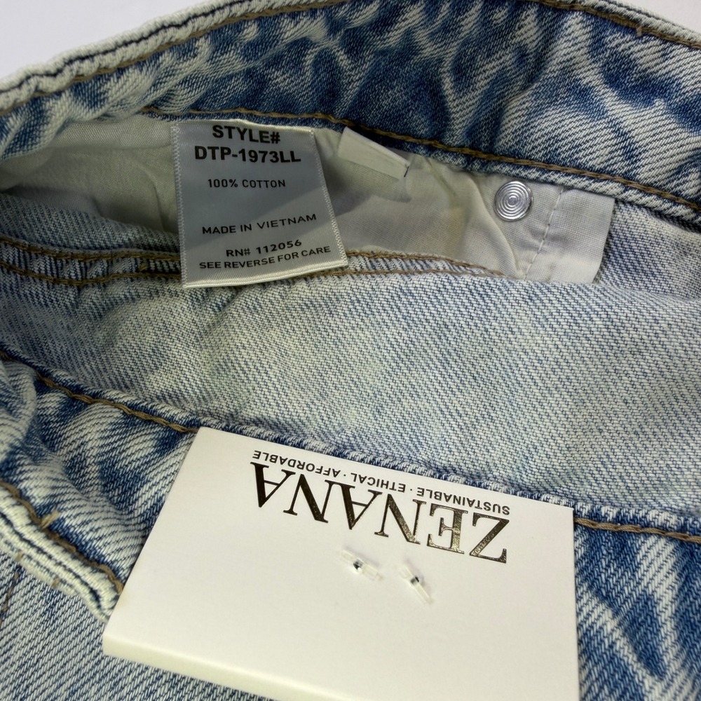 Zenana Women Light Wash High Rise Wide Leg Jeans Size 31 - 1251C5 - Picture 4 of 6
